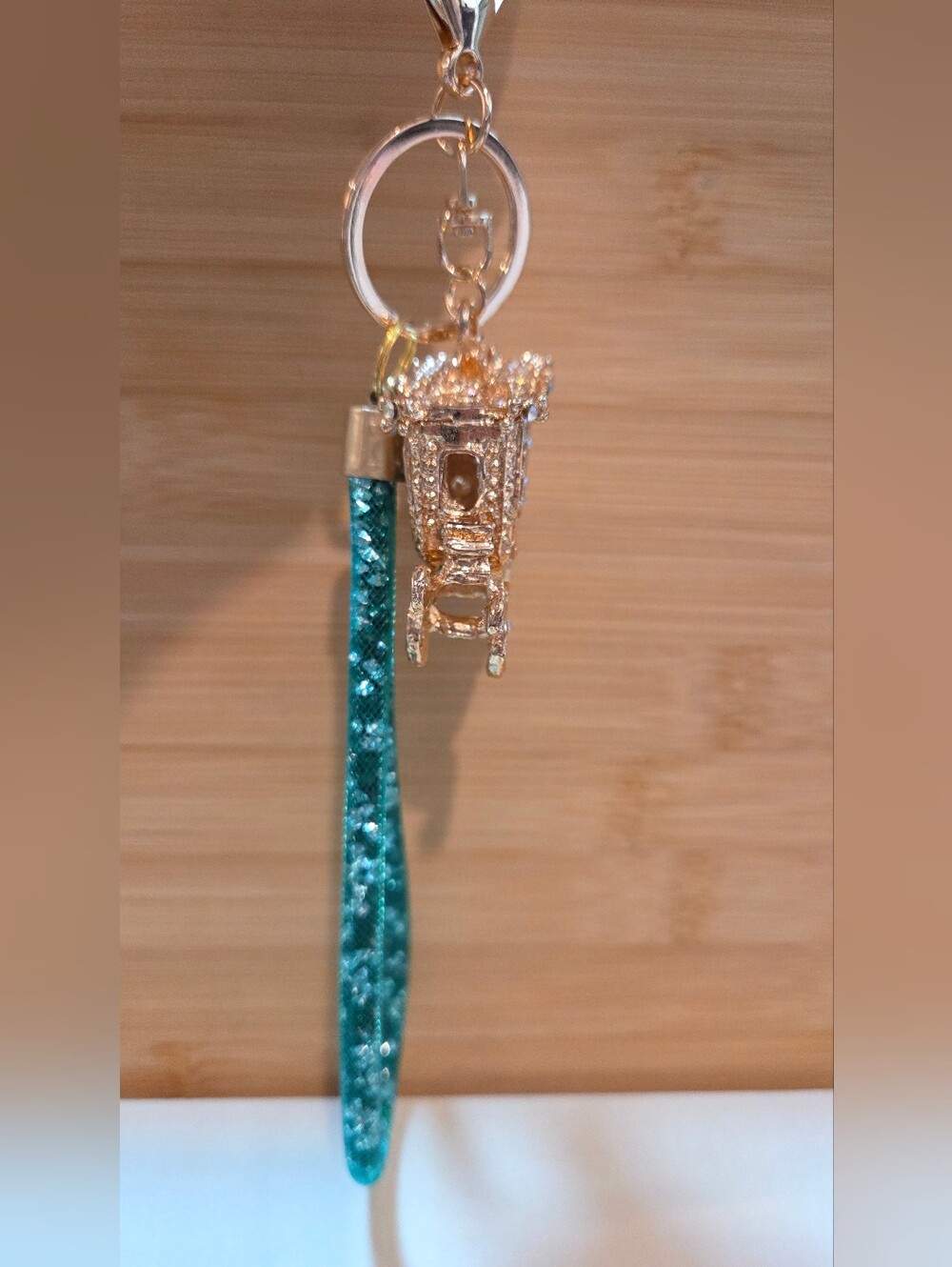 ✨ Luxury Rhinestone Cinderella Carriage Bag Charm & Keychain ✨ - Picture 8 of 16